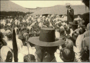 장날 장터 길목에서 복음을 외치고 있는 미국 선교사(1891?)